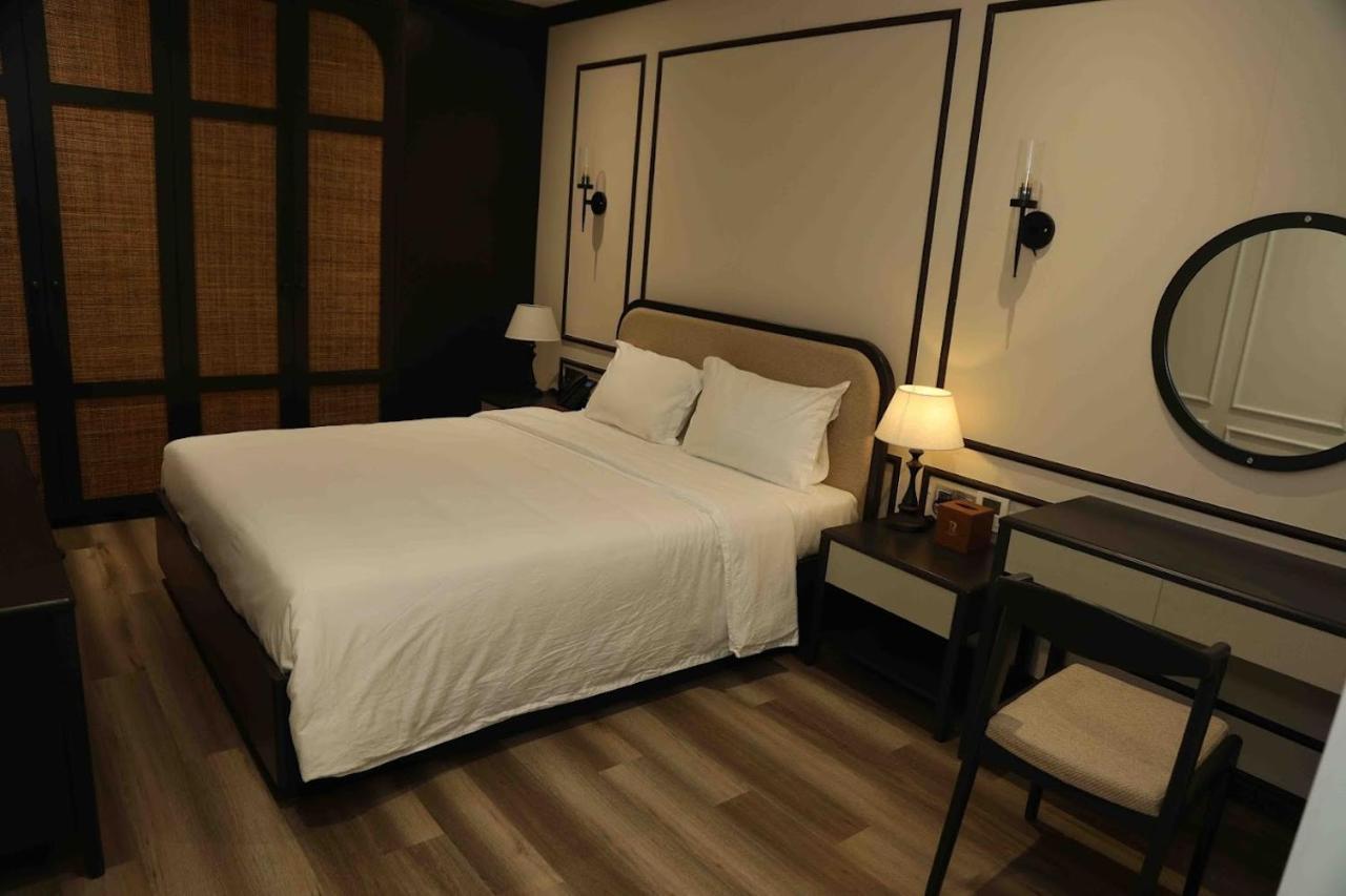 Khach San Robin Gia Nghia Hotel Exterior photo