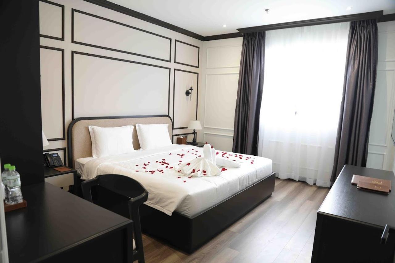 Khach San Robin Gia Nghia Hotel Exterior photo