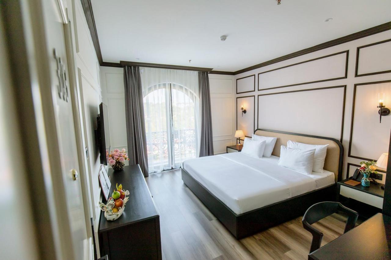 Khach San Robin Gia Nghia Hotel Exterior photo